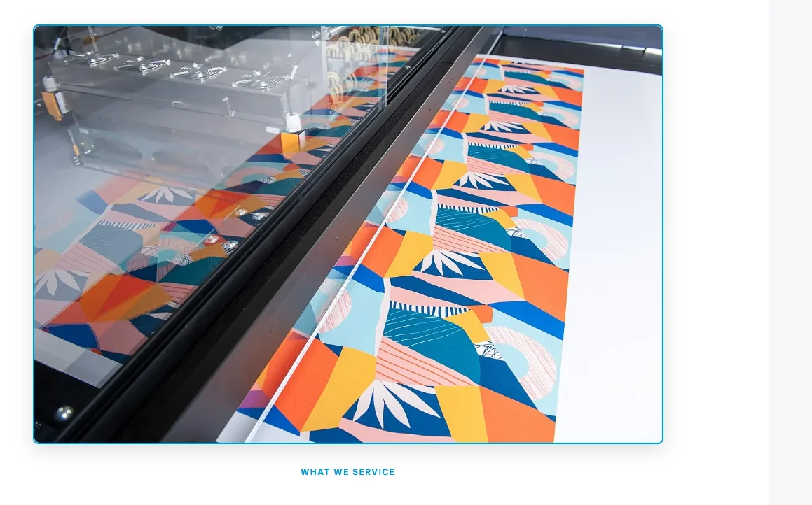 Vibrant wide-format graphics printed on a UV flatbed printer bed